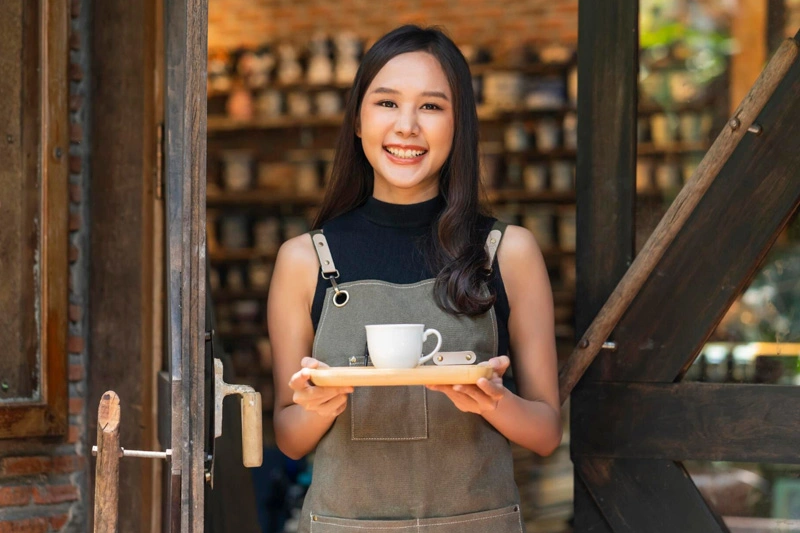 Personal HoReCa din Asia în restaurant