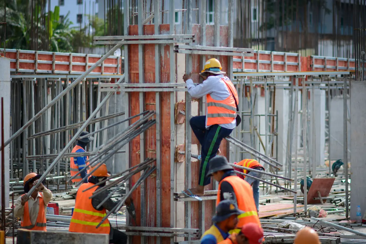Muncitori nepalezi constructii Moldova - echipa la lucru